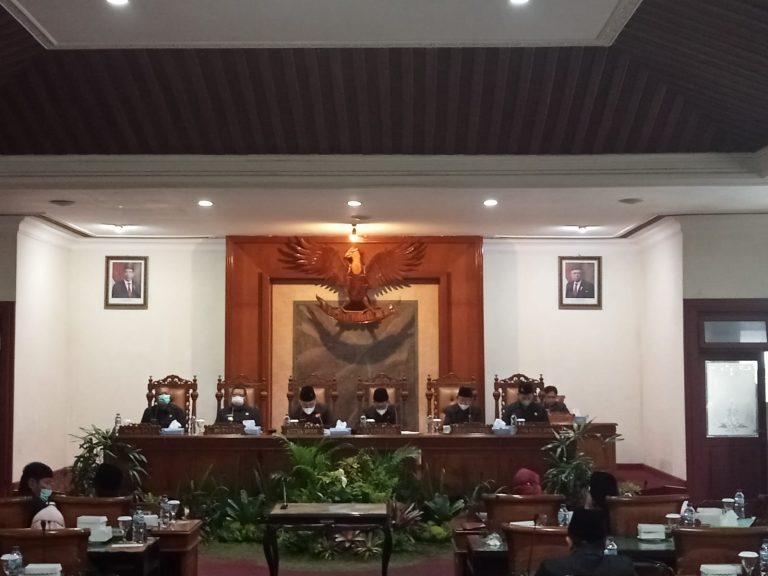 Rapat Paripurna Penyampaian Ranperda Pertanggungjawaban Pelaksanaan APBD 2021