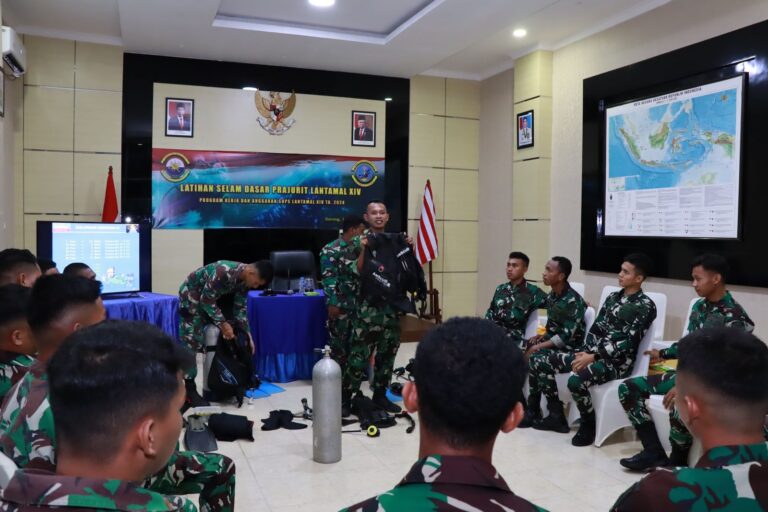 Prajurit Lantamal XIV Gelar Latihan Selam Dasar