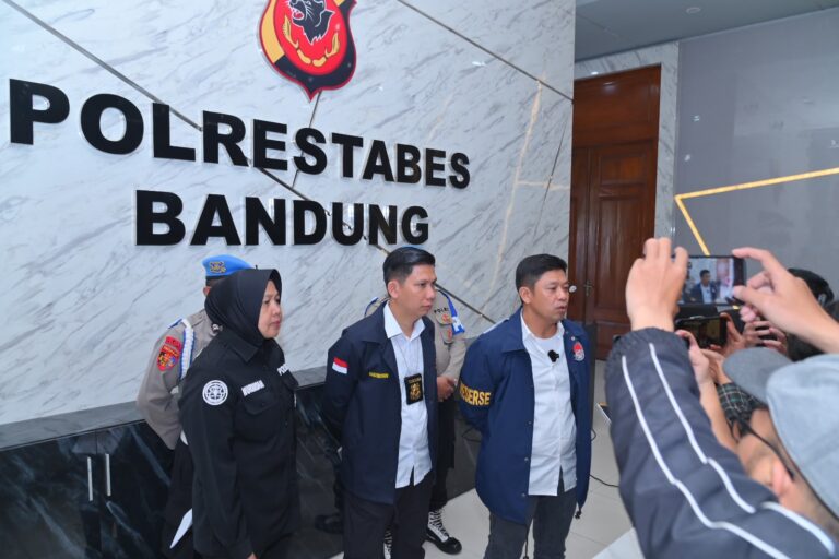 1001142156
